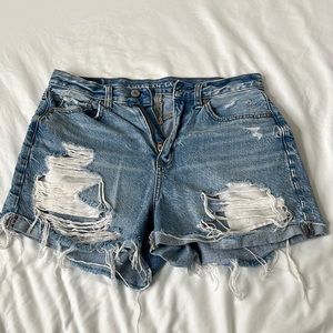 American Eagle Mom Short